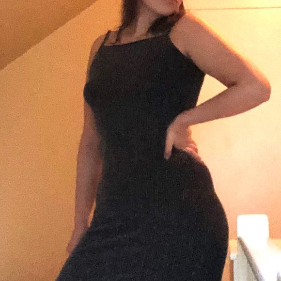 Mid calf length evening dress - Picture 2 of 5